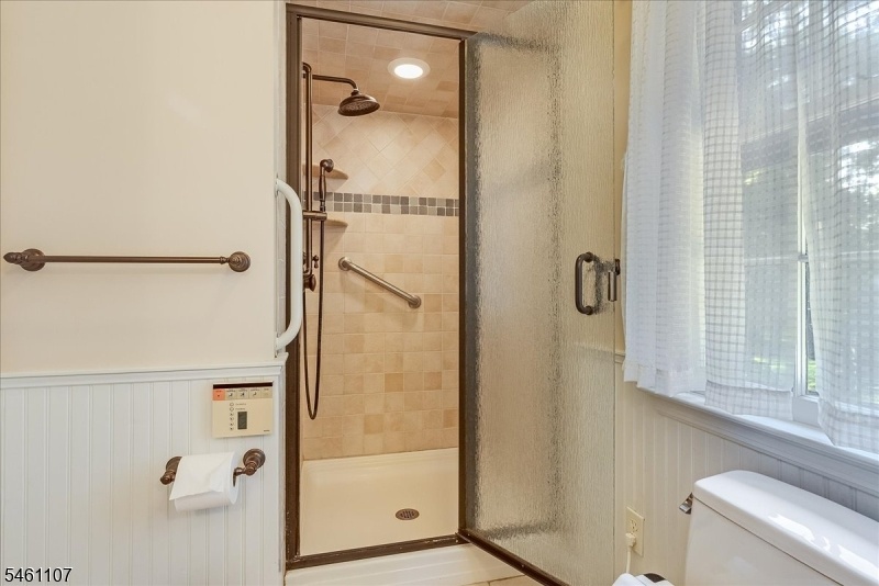 Primary shower