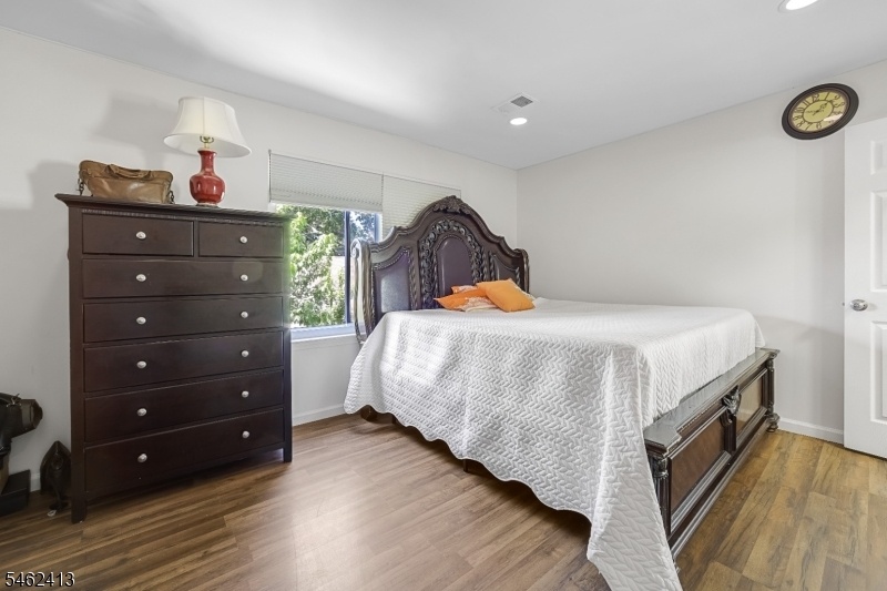 bedroom1