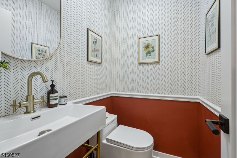 .Powder Room on 1sr Floor
