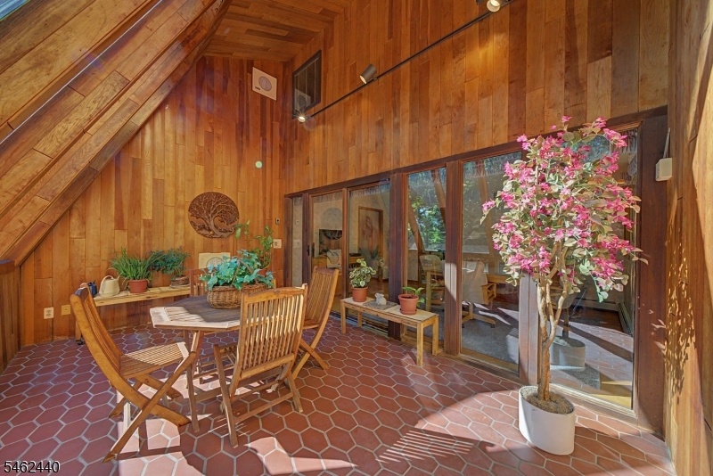 Sun Room / Greenhouse