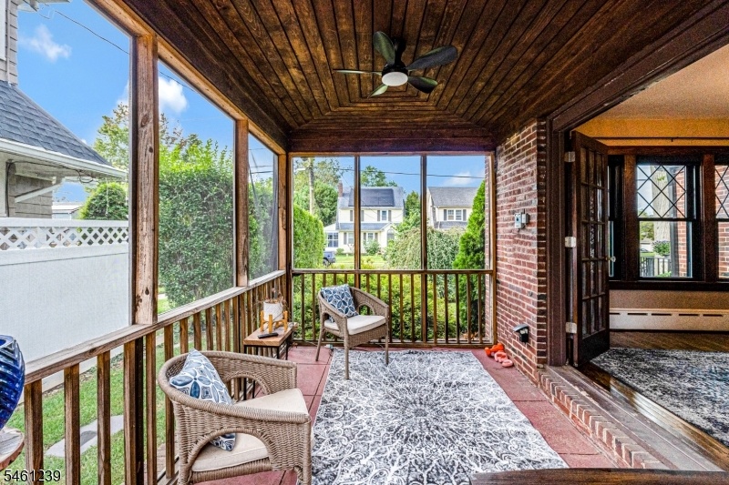 screened in patio