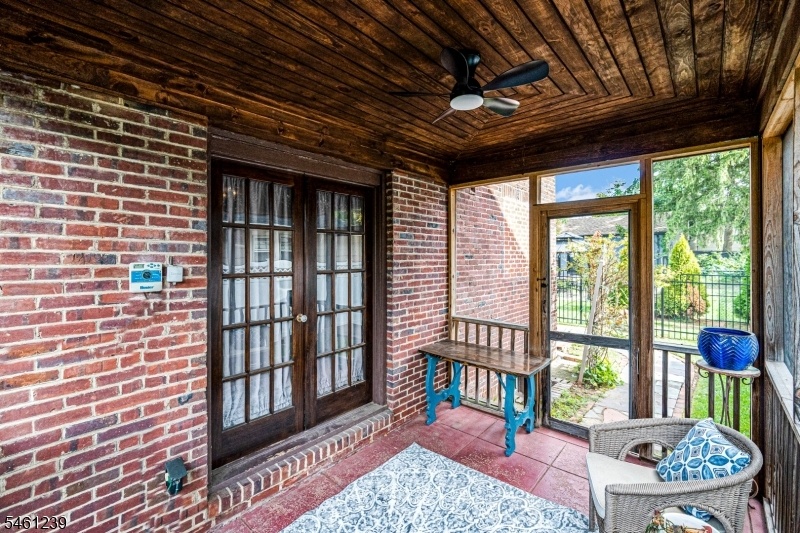 screened in patio