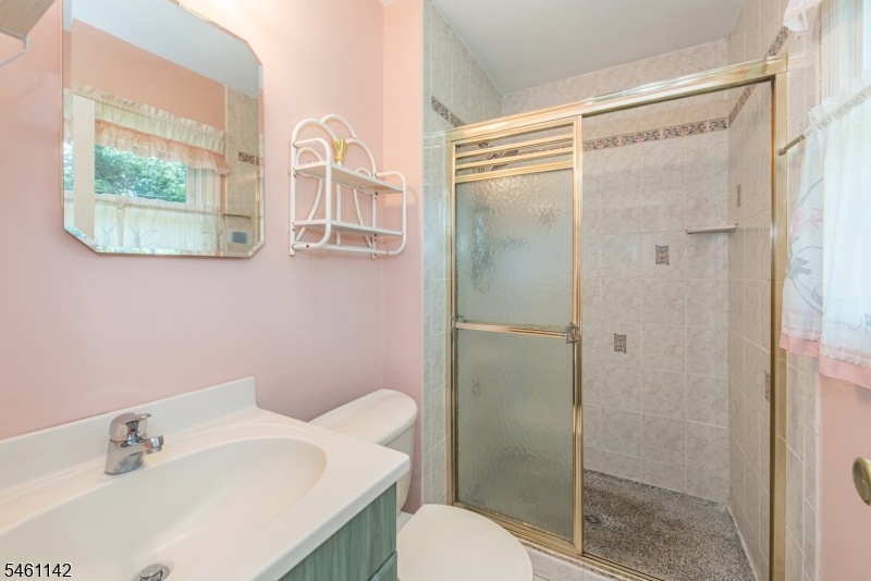 1st floor primary bathroom