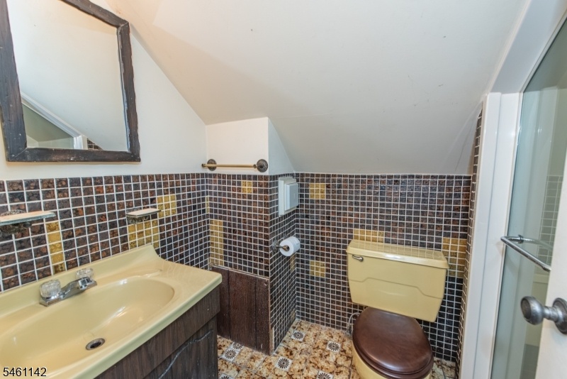2nd floor primary bath