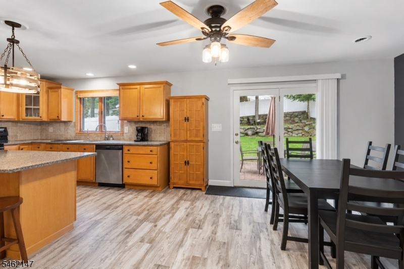 Kitchen/Dining