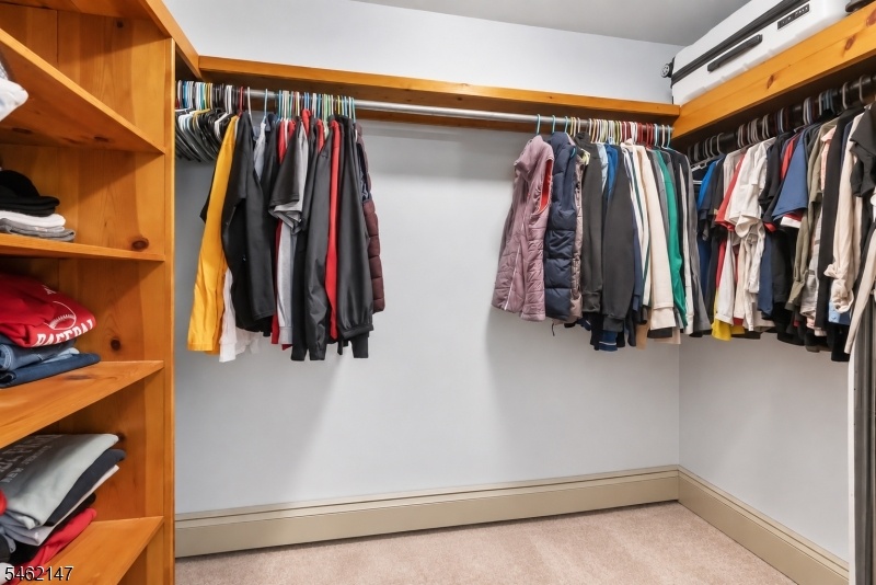 Walk in closet