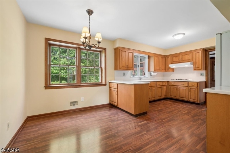 Eat-in Kitchen Breakfast Nook