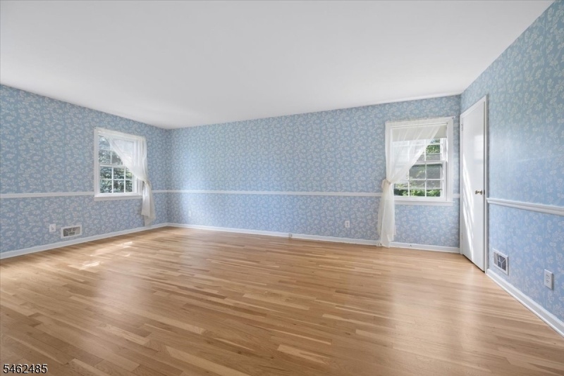 Primary Bedroomoom