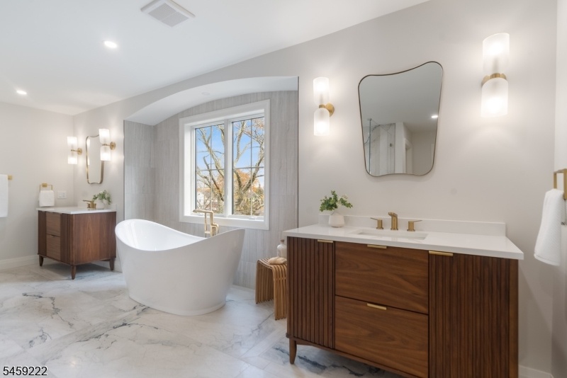 Primary suite bathroom