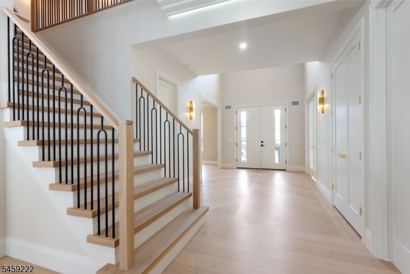Foyer staircase