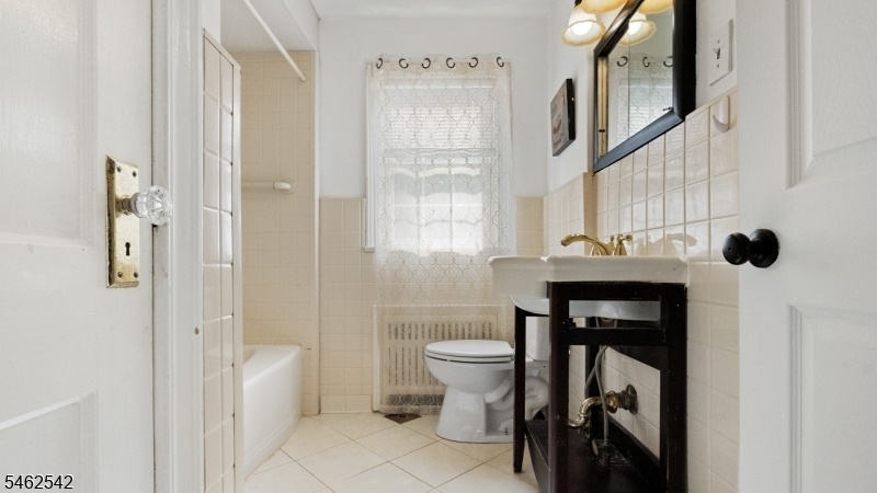 1st Flr Bath