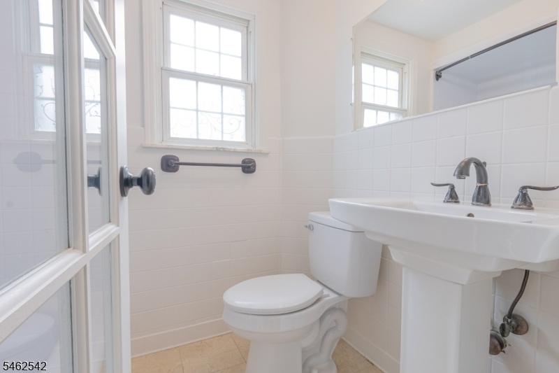 2nd Flr Bath