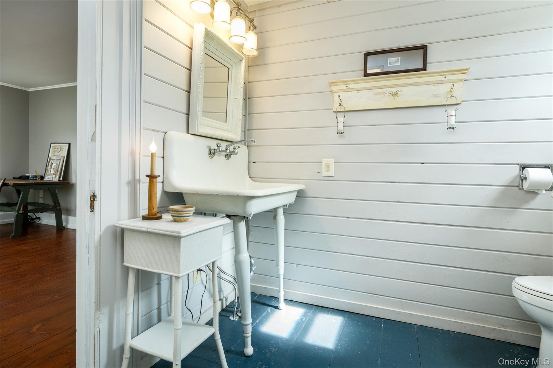 1st floor bathroom