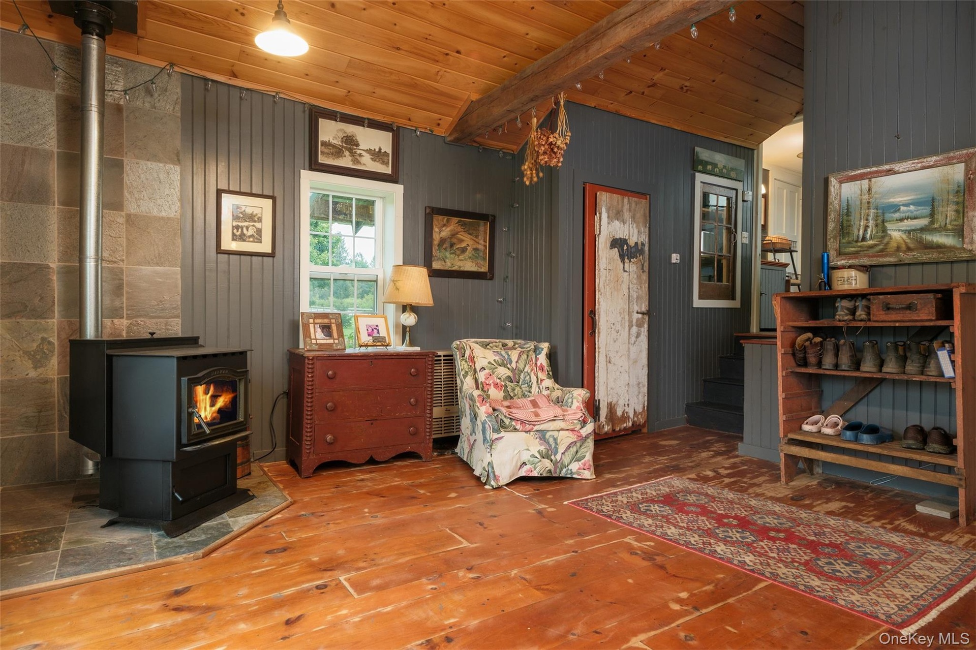 Mudroom with access to breezeway