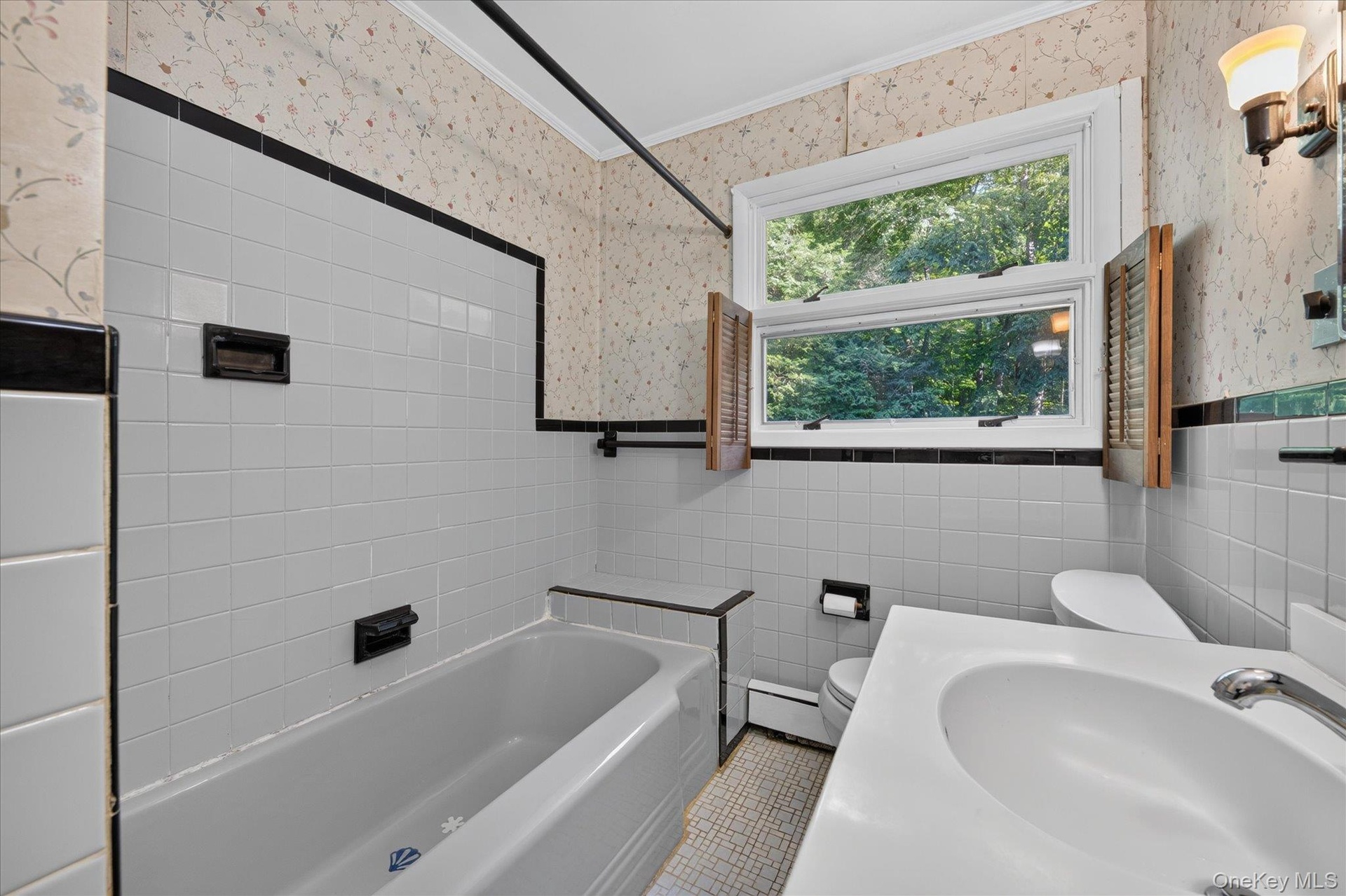Full Hall Bathroom