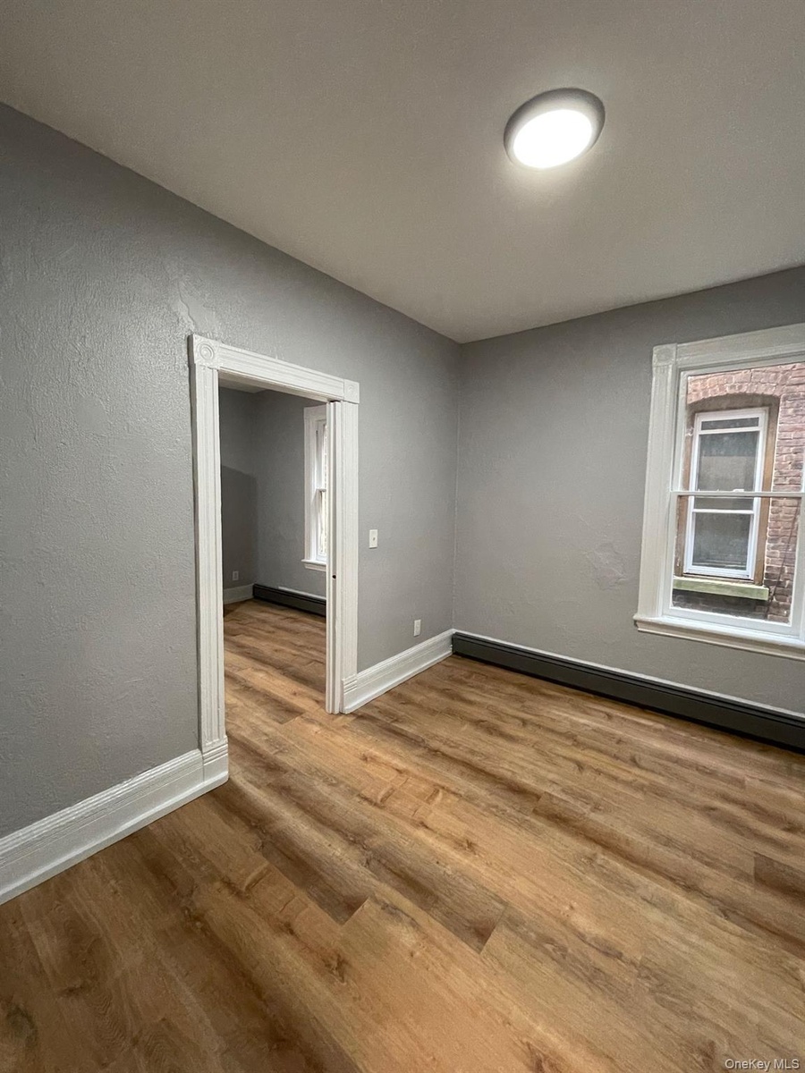Apt 1