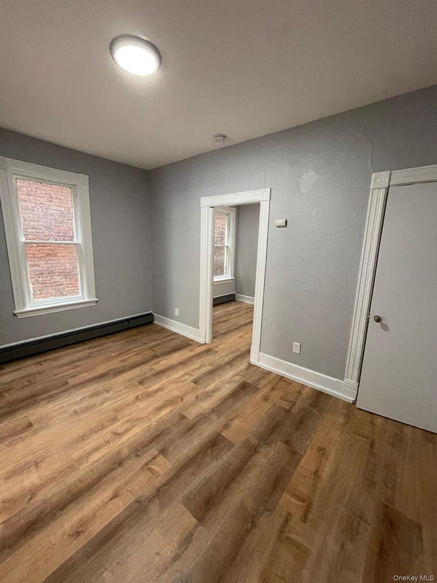 Apt 1
