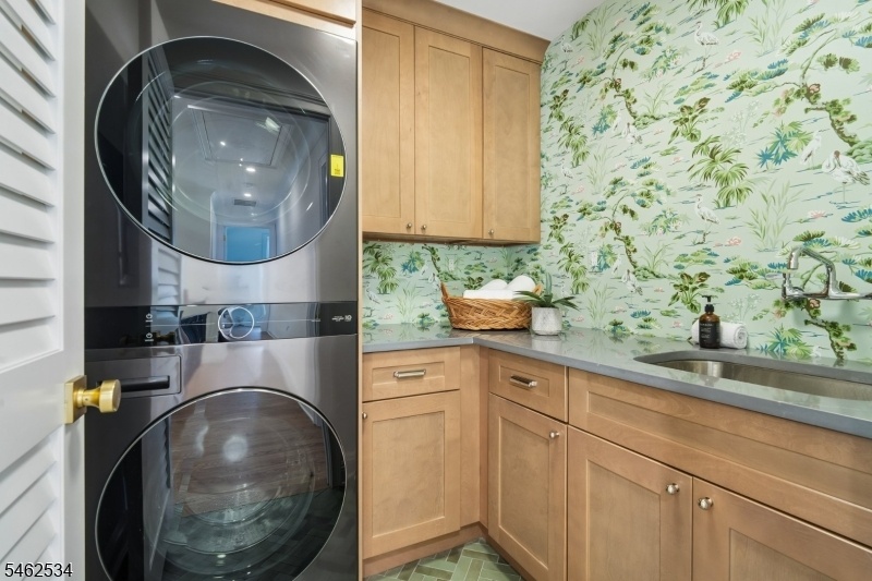 2nd floor laundry room