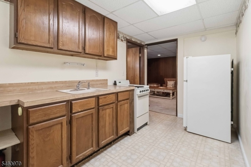 Kitchenette basement