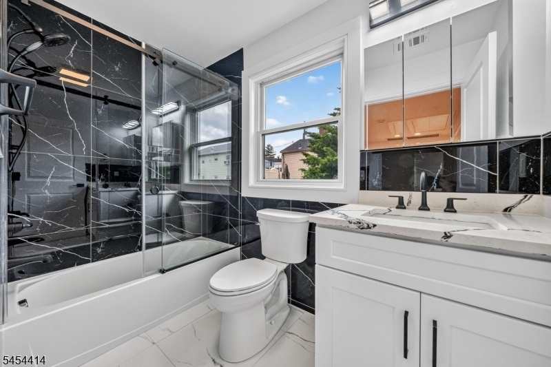 2nd floor Bath