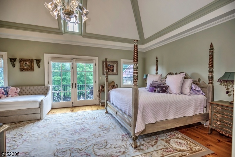 Bedroom 3 w/ bath ensuite