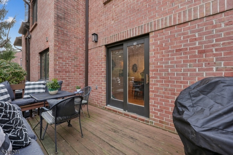 Private Deck