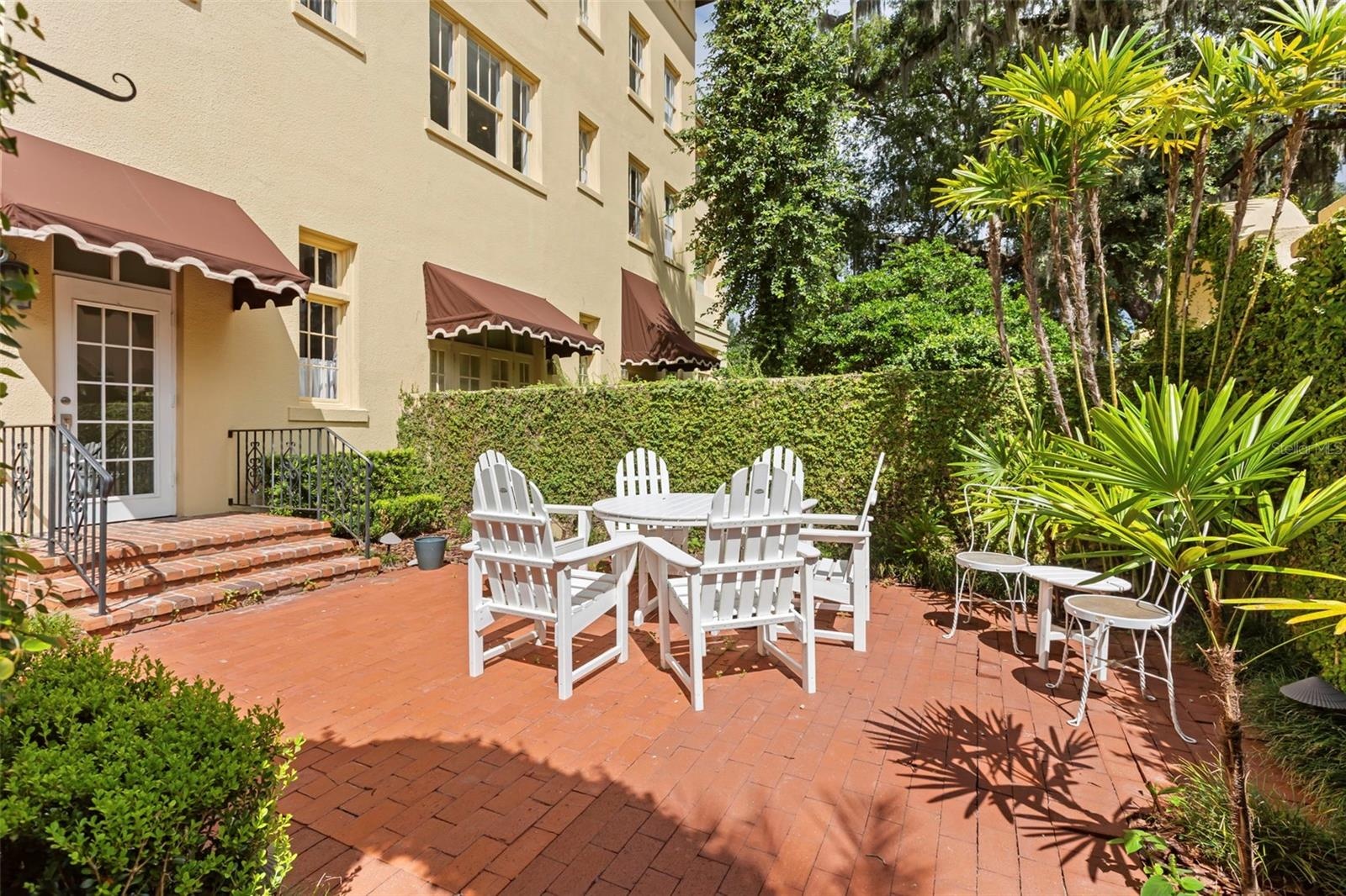 Private enclosed Courtyard and Garden 2