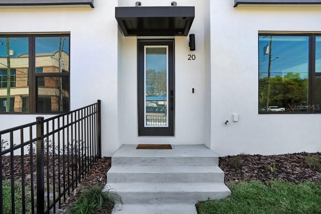 Private, Fenced Entrance
