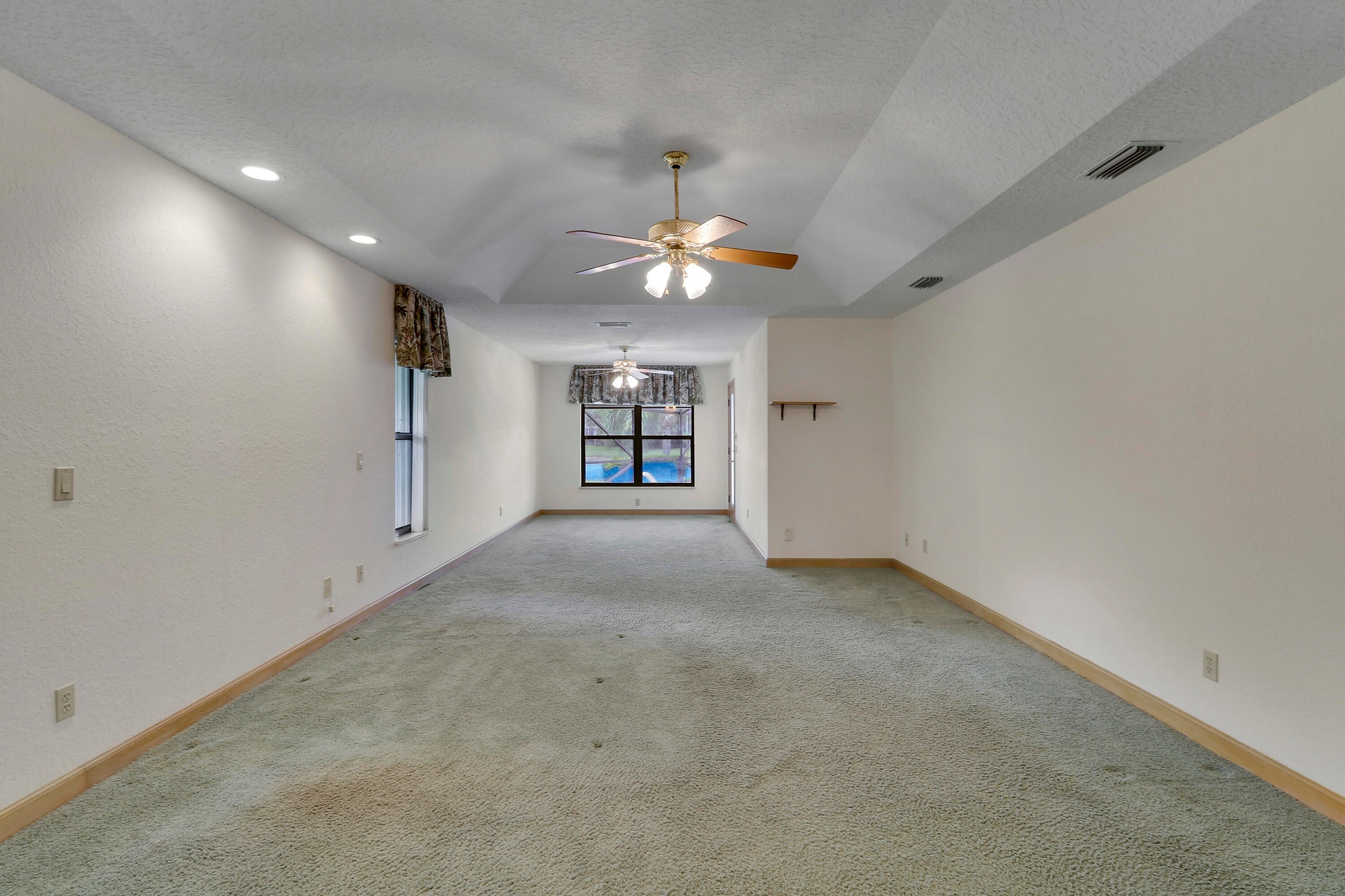 Large Primary Suite with Seating area
