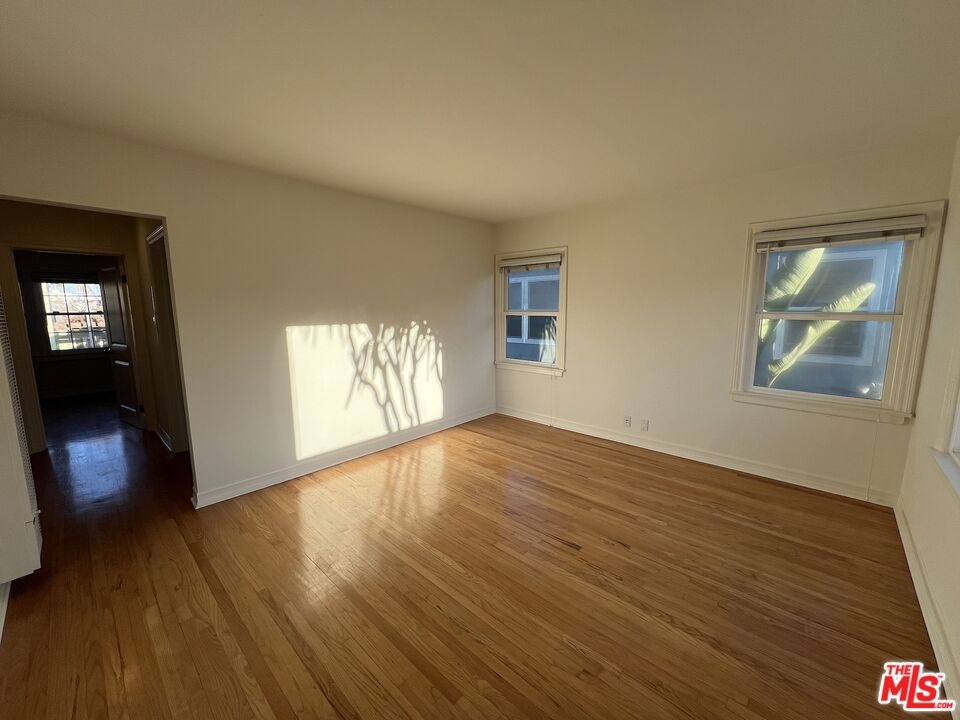 2828 1/2 (Top Floor)
