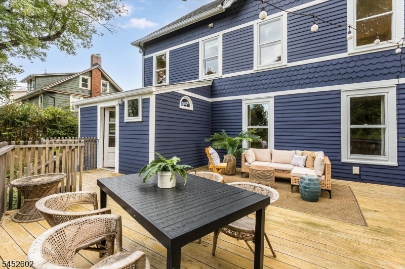Deck / Outdoor Space