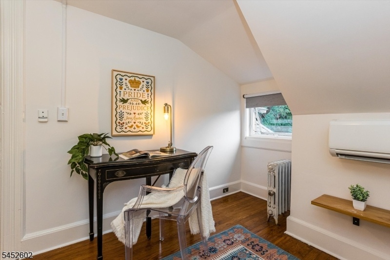 Bedroom / Third Floor