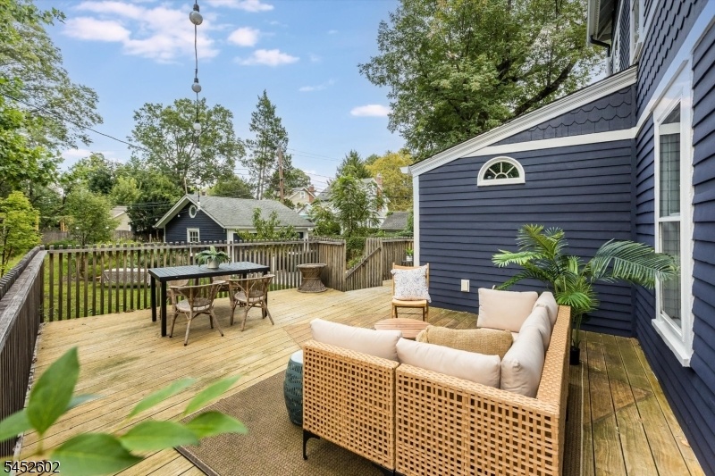 Deck / Outdoor Space