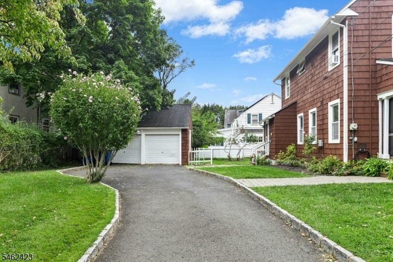 2-Car Detached Garage