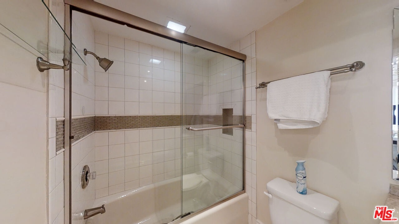 Guest Shower