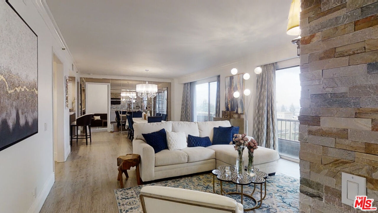 Living room 3