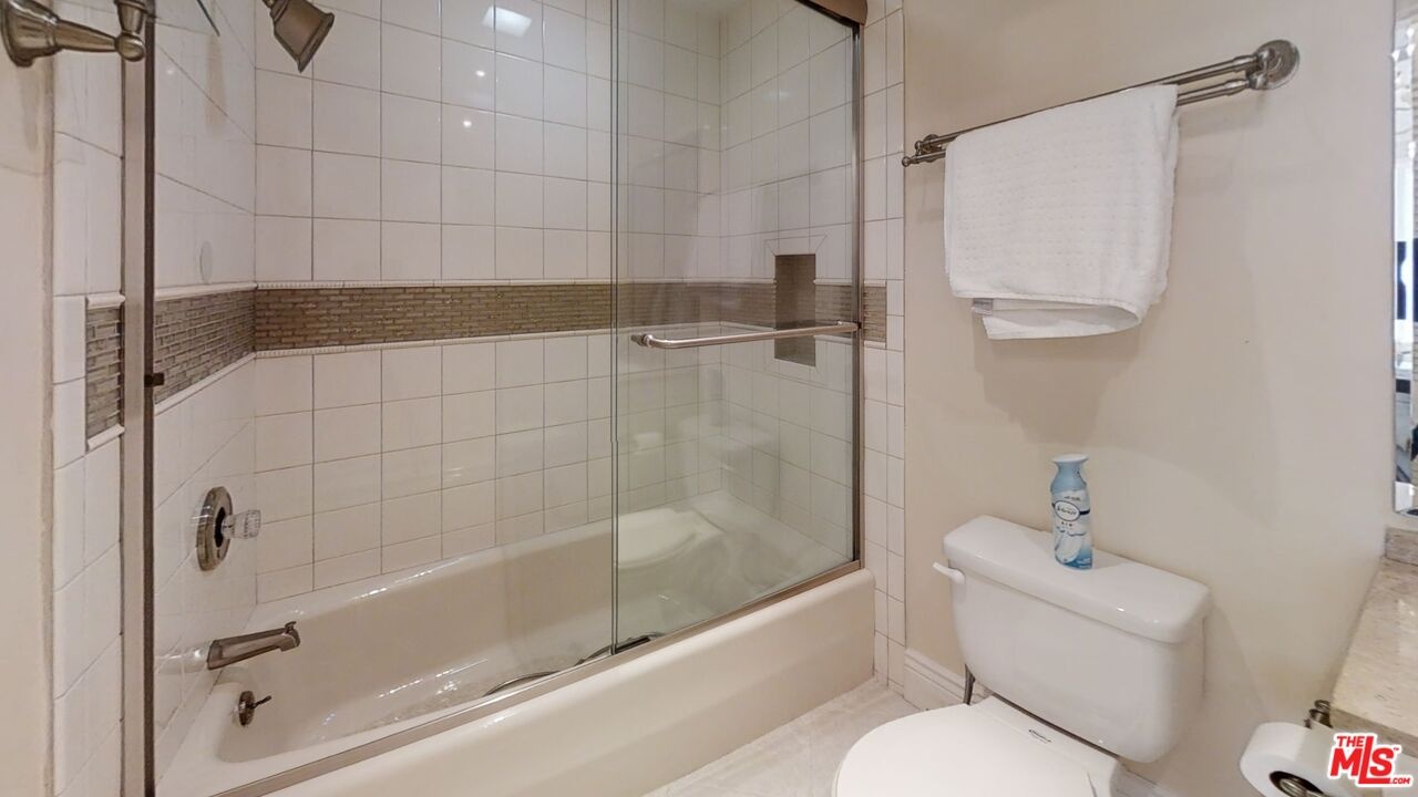 Guest Shower 2