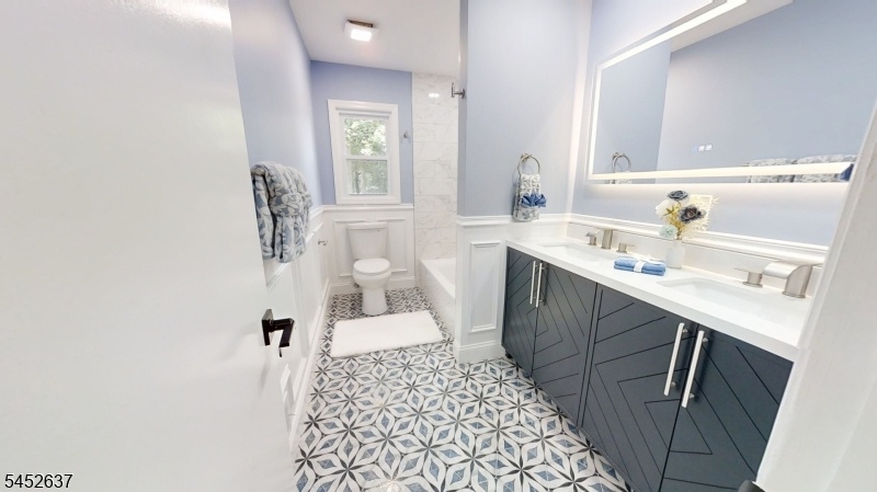2nd Floor Bath
