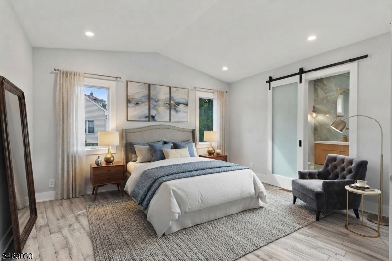 Primary Bedroom (VS)