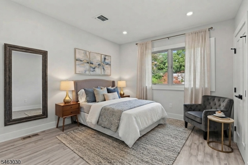 Bedroom (VS)