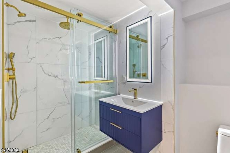 Ground Level Full Bath