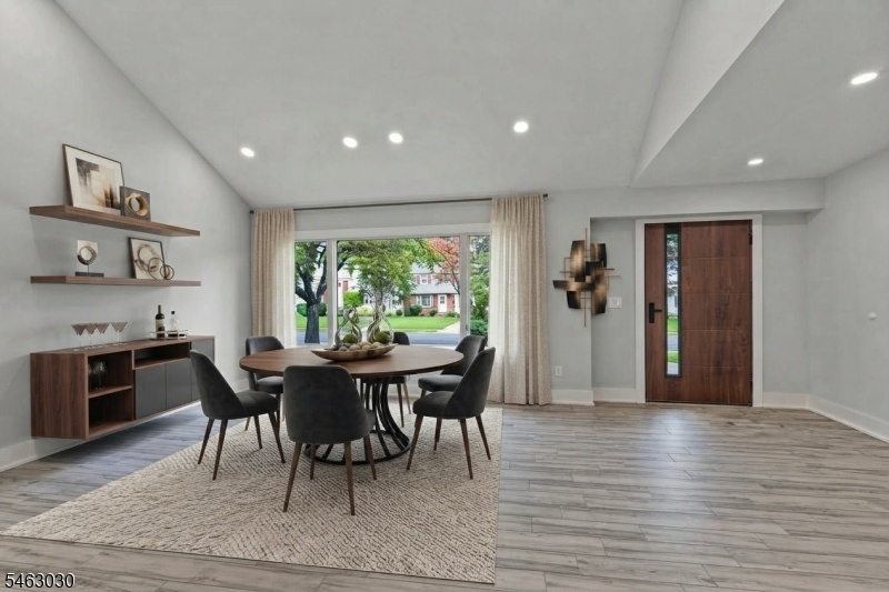 Dining Room (VS)