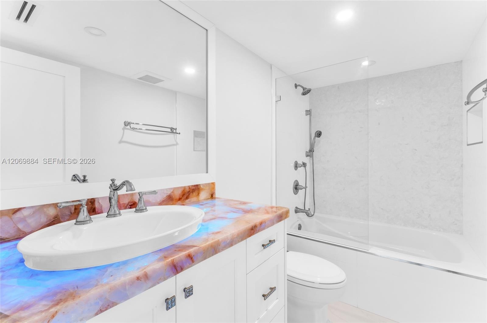 Granite countertops and LED lights underneath (on/off)