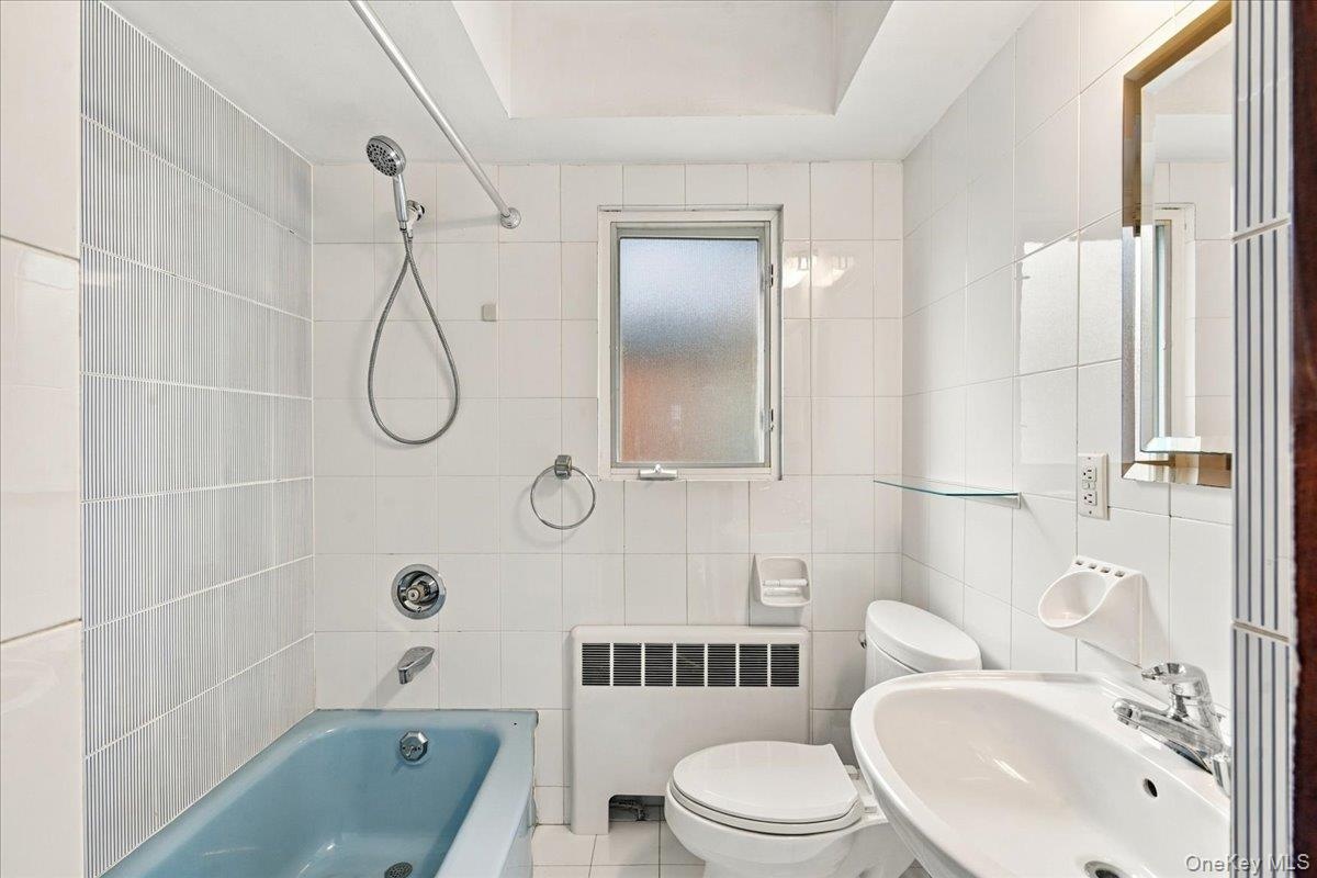 1st Fl Bathroom