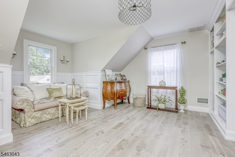 2nd floor Bedroom