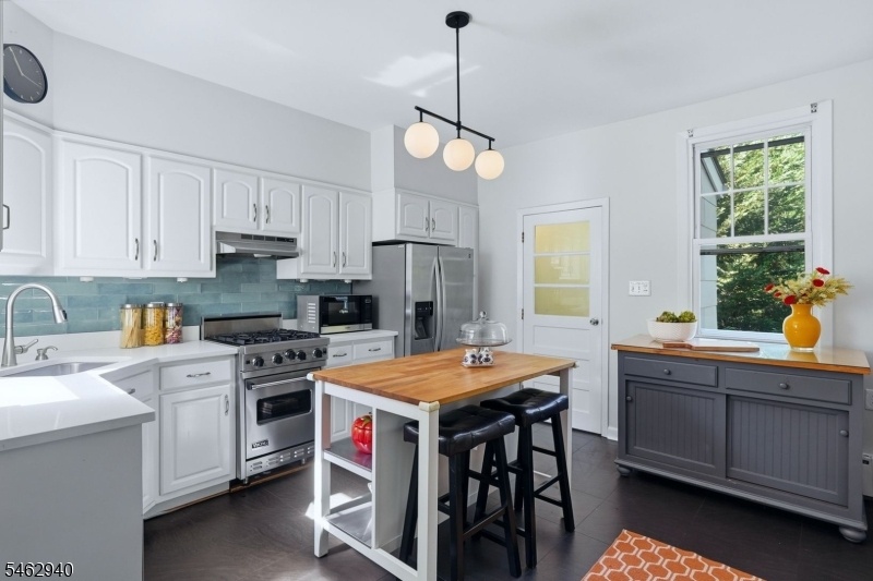 Kitchen/SS Appliances
