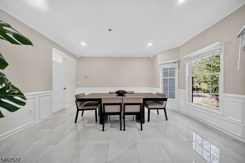 FORMAL DINING