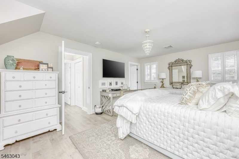 Primary suite