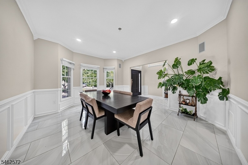 FORMAL DINING