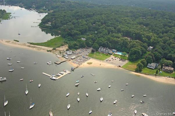Centerport Yacht Club